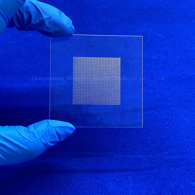 Placa de cristal de cuarzo de silicio fundido resistente al calor Placa de cristal de cuarzo transparente perforada con láser