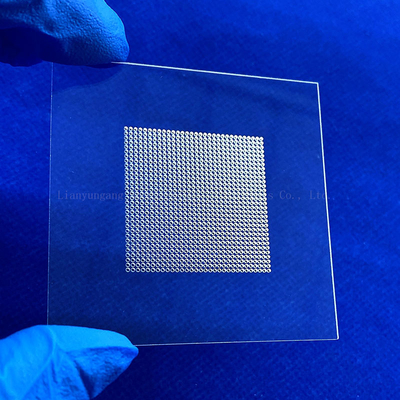 Placa de cristal de cuarzo de silicio fundido resistente al calor Placa de cristal de cuarzo transparente perforada con láser