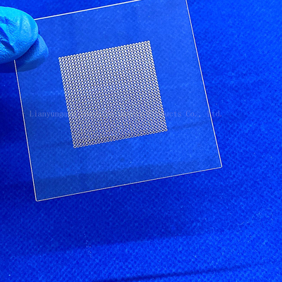 Placa de cristal de cuarzo de silicio fundido resistente al calor Placa de cristal de cuarzo transparente perforada con láser