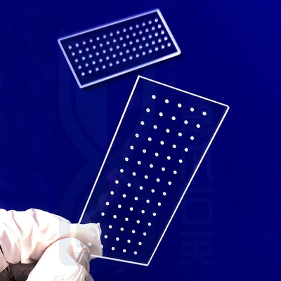 Plata de vidrio de cuarzo fundido perforado de ventana UV de alta pureza y alta temperatura