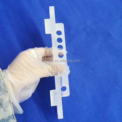 Hoja de vidrio de cuarzo perforado opaco tamaño personalizado