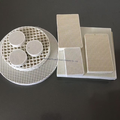 High Temperature Resistant Porous Ceramic Honeycomb Diameter 1-5mm Made Of Corundum