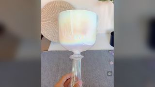 Cuenco tibetano de cristal para la curación de chakras.